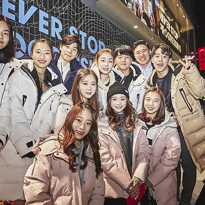 김연아 뉴발란스 홍대 팝업스토어 오픈 행사 초고화질 사진 10장