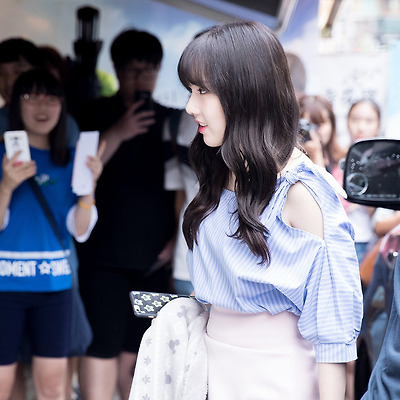 [PHOTO] 170820 예린,엄지 생일파티 출근 - 여자친구 by Girls Grapher