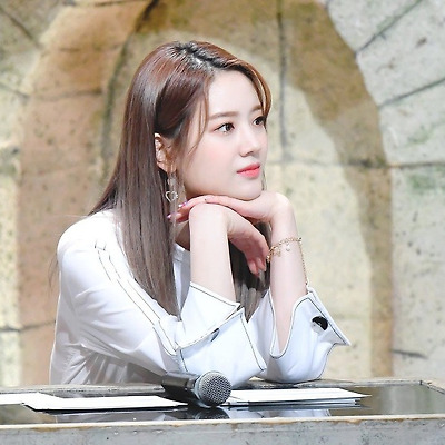 프로미스나인 코빅 규리 고화질 사진 4장