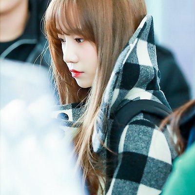 아이즈원 조유리 인천 출국 고화질 사진 9장