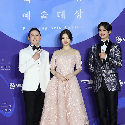 수지 박보검 제 55회 백상 예술대상 레드카펫 고화질 사진 4장