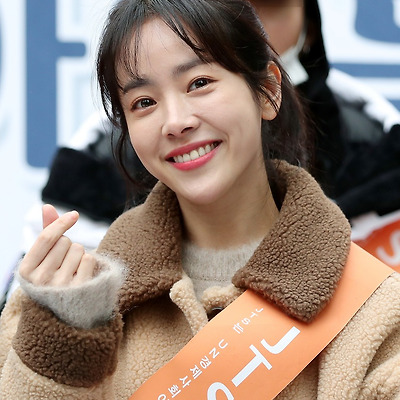 한지민 JTS 거리모금 행사고화질 사진 6장
