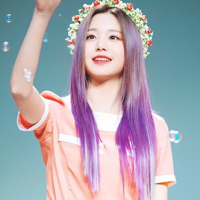 아이즈원 장원영의 인형 같은 모먼트