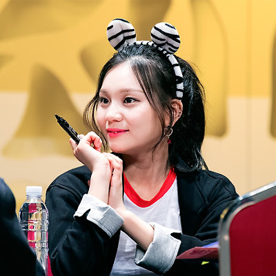 2018.05.03 "밤" 상암 팬싸인회 엄지 Pic