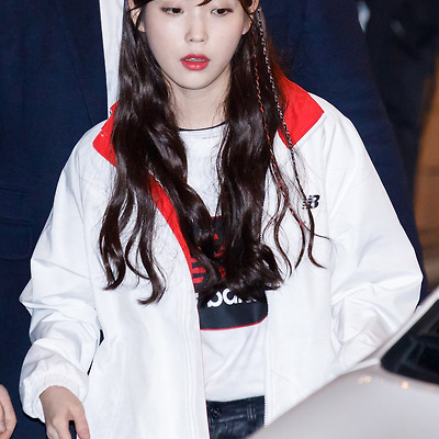 180315 뉴발란스 아이코닉574 런칭파티 아이유 출퇴근 직찍