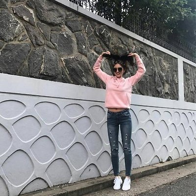 전소미 청바지 핏 몸매