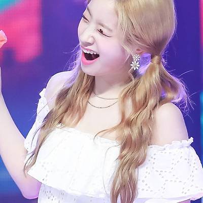 180718 쇼챔피언 수박먹는 트와이스(나연, 사나, 모모, 지효, 정연, 미나, 다현, 채영, 쯔위)
