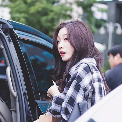 정채연