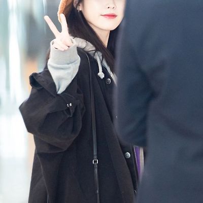 싱가폴로 출국하는 아이유
