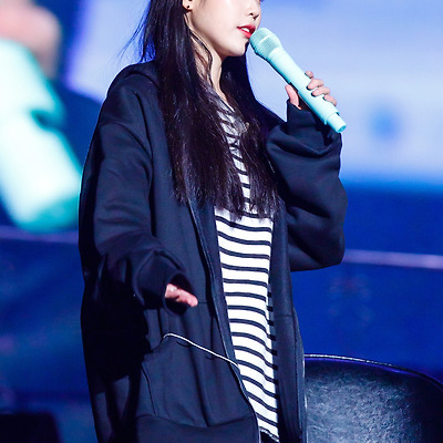 181028 아이유 10주년 콘서트 부산 포토타임 직찍