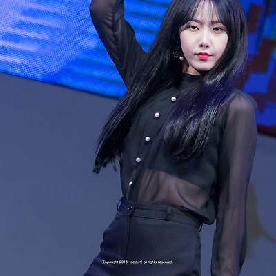 여자친구 (GFRIEND), 신비; 창원대학교 축제