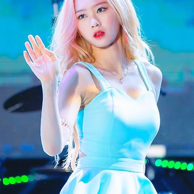 오마이걸 지호 치명적인 금발 자태