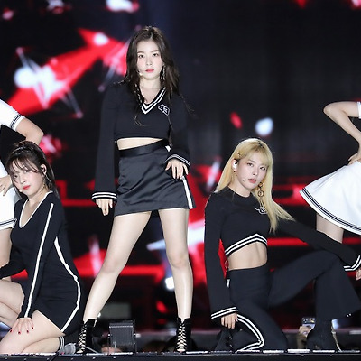레드벨벳 2018 아시아송페스티벌 무대 고화질 사진 8장
