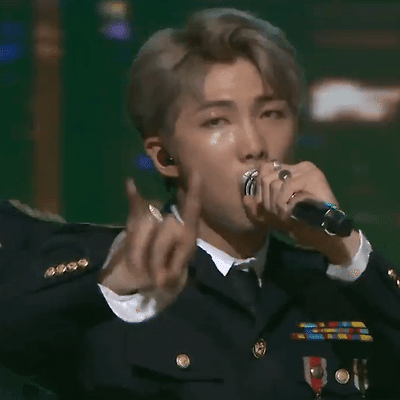 BTS (방탄소년단) - 'DNA' (Live At Dick Clark’s New Years Rockin’ Eve)
