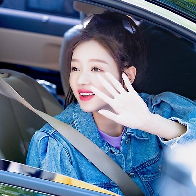 요염한 치사량 수준인 오마이걸 유아 최근 직찍