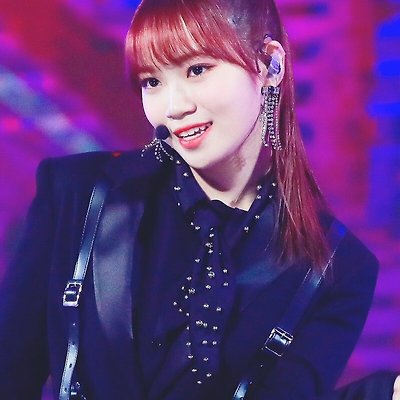 아이즈원 김채원 골디 190106 고화질 사진 4장