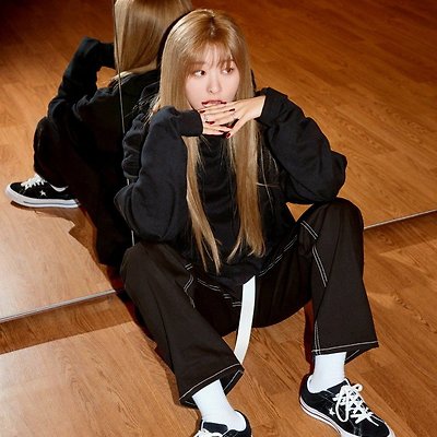 레드벨벳 슬기의 필름라이크한 컨버스 화보