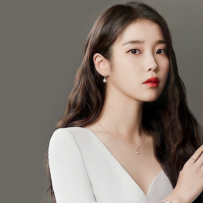 아이유(IU) 컴퓨터(PC) 배경화면 + 제이에스티나 크리스마스 핑크 + GQ 코리아 고화질 화보 7장