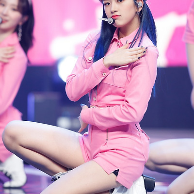 [안유진] 아이즈원 정규 1집 BLOOM*IZ 활동 유진