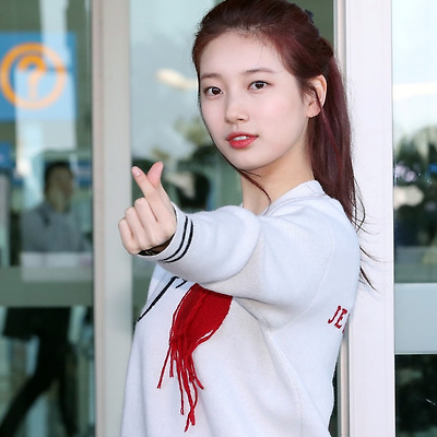 수지 공항패션 고화질 사진 5장