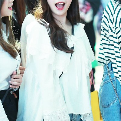 아이즈원 조유리 고화질 사진 5장