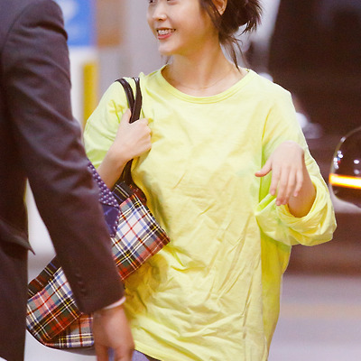 170924 아이유 9주년 팬미팅 출퇴근 직찍