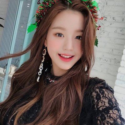 검은 시스루 옷 입은 아이즈원 장원영