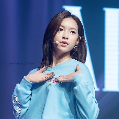 에이프릴 쇼케이스 고화질 사진-B 11장