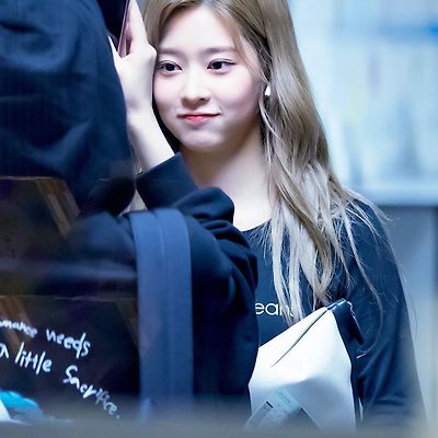 [김민주] 후쿠오카공항에서 팬이 촬영한 밍구리
