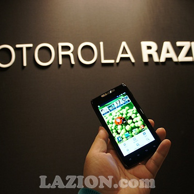 모토로라 RAZR, 스마트폰에서도 그 신화를 재현할까?