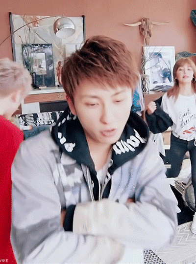 스테요시 슈타, 아타에 신지로 움짤   AAA LIFE MV ②