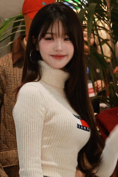 241010 TommyJeans 장원영 직찍