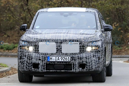 ‘분리형 헤드램프로 간다’ BMW, X7보다 호화로운 SAV 'X8' 포착. 내년 출시 예정