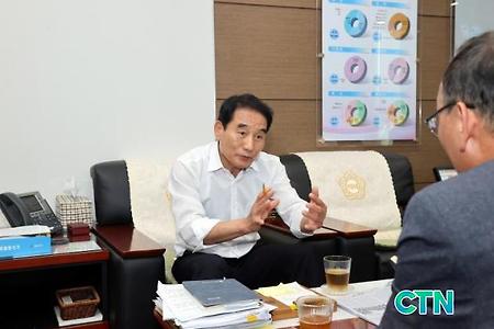 [인터뷰] 선진의회 이끌어가고 있는 '당진시의회 김덕주 의장'
