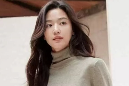 일하랬더니 장난이나 치고...GIF