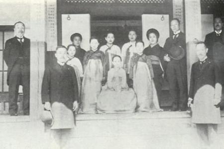 영화속 덕혜옹주와 왕족 덕혜옹주