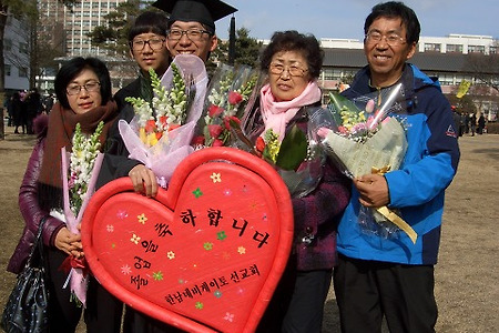 사랑하는 대학후배님들의 졸업식을 다녀왔습니다