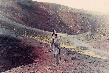 [Editorial] <돼지우리>로 미리 전하는 새해 인사