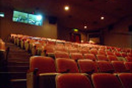 [시네마테크 지키기 61회] "연민만 베풀기는 그만 둘 때"