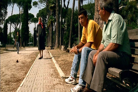 질풍노도 시기의 겪는 두 소년의 성장사 - 마테오 가로네의 '손님들'