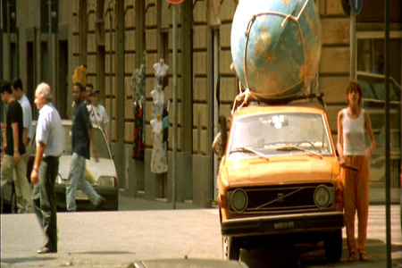 마테오 가로네의 장편 데뷔작 &lsquo;이민자들의 땅&rsquo;