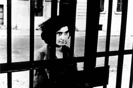 현실과 환상의 경계에 놓인 이상한 결혼중개소