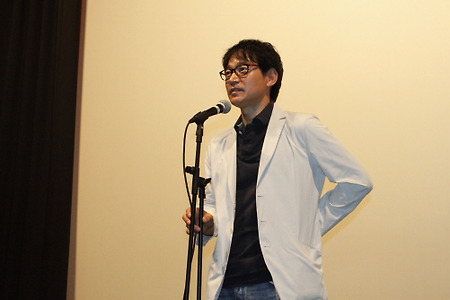 초여름에 먼 길을 떠난 겨울나그네, 편히 잠드소서