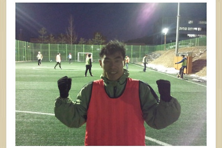 <대학교 선교회 청년들과의 풋살 경기를 하며><젊음의 열정을 느끼며><건강을 주신 하나님 감사합니다>