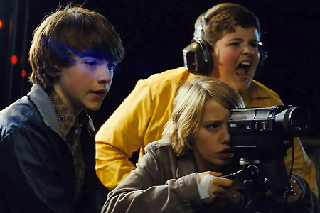 [Review] 스필버그 키드의 새로운 스필버그 영화 - J.J 에이브람스의 <슈퍼 에이트>