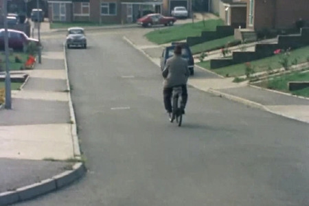 [리뷰] 20세기 버전의 실낙원 - 데이비드 클래드웰의 <마을을 위한 레퀴엠>