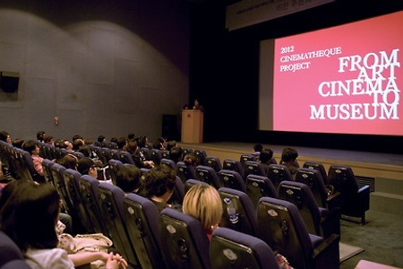 이제 여덟 살, 열살 땐 꼭 안정된 집에서 만나고 싶다!