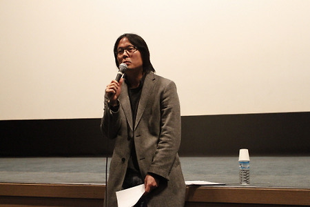 &lsquo;삶보다 큰&rsquo; 과잉에 주목한 레이의 세계