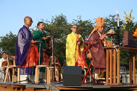 일본의 묘지 축제'안온(安穏)'