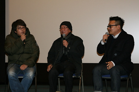 [오픈토크] 정치적 혼란을 지켜보는 숨은 고양이의 시선